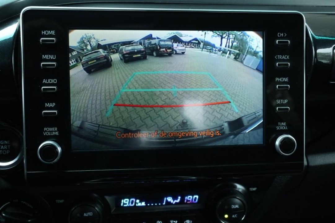 Toyota Hilux 2.4D - foto 11