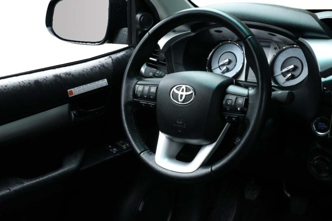 Toyota Hilux 2.4D - foto 9