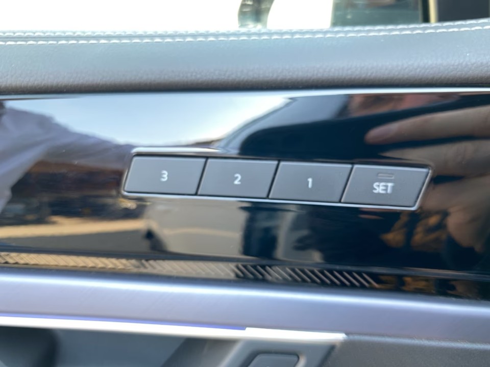 Volkswagen Touareg 4MOTION R-Line - foto 20