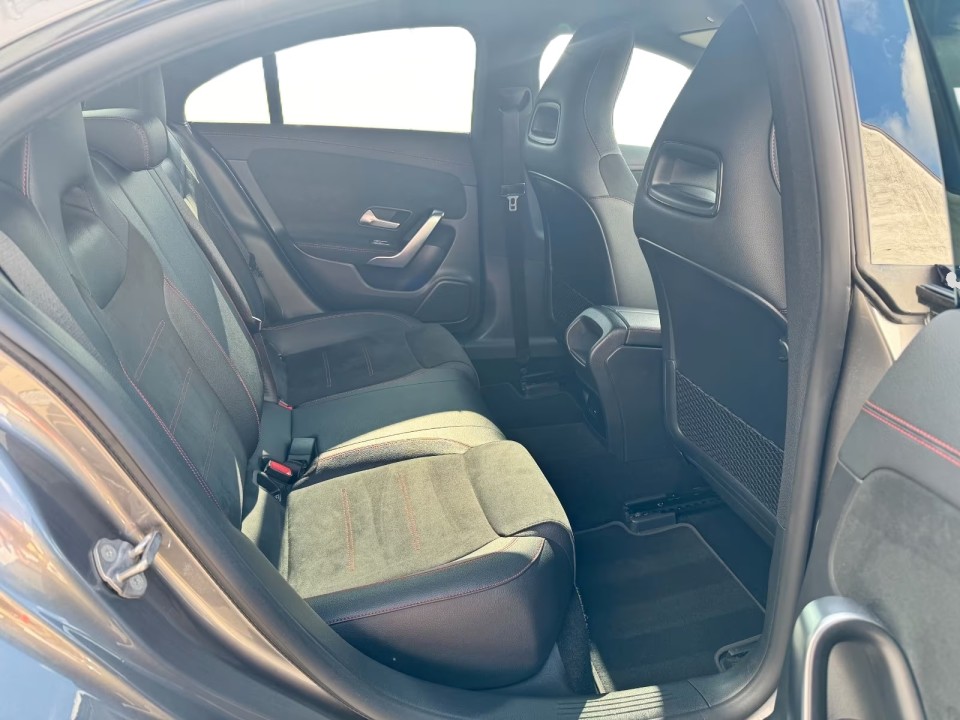 Mercedes-Benz CLA 200 AMG - foto 16