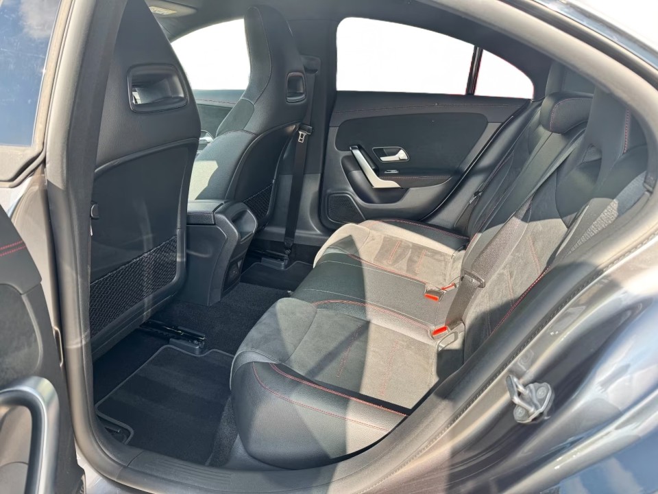 Mercedes-Benz CLA 200 AMG - foto 17