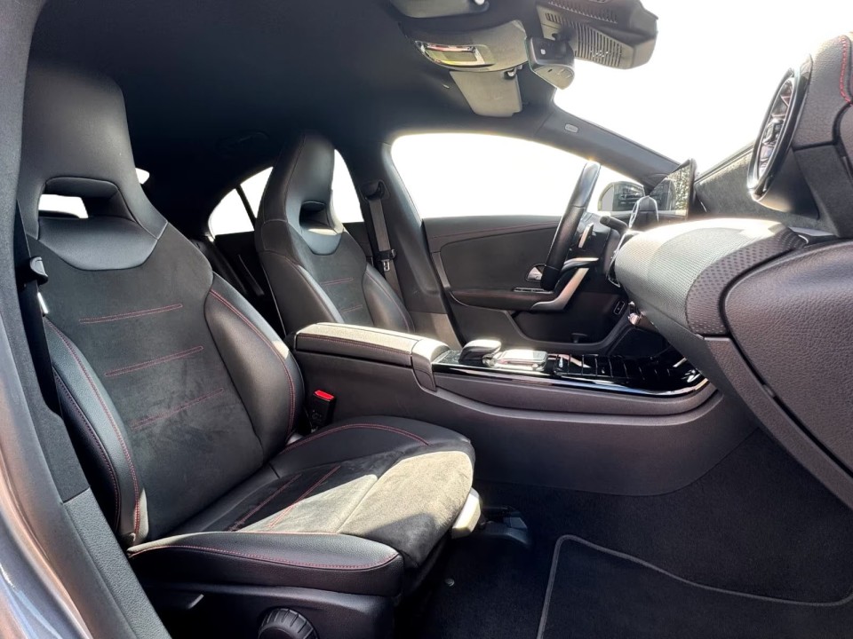 Mercedes-Benz CLA 200 AMG - foto 15