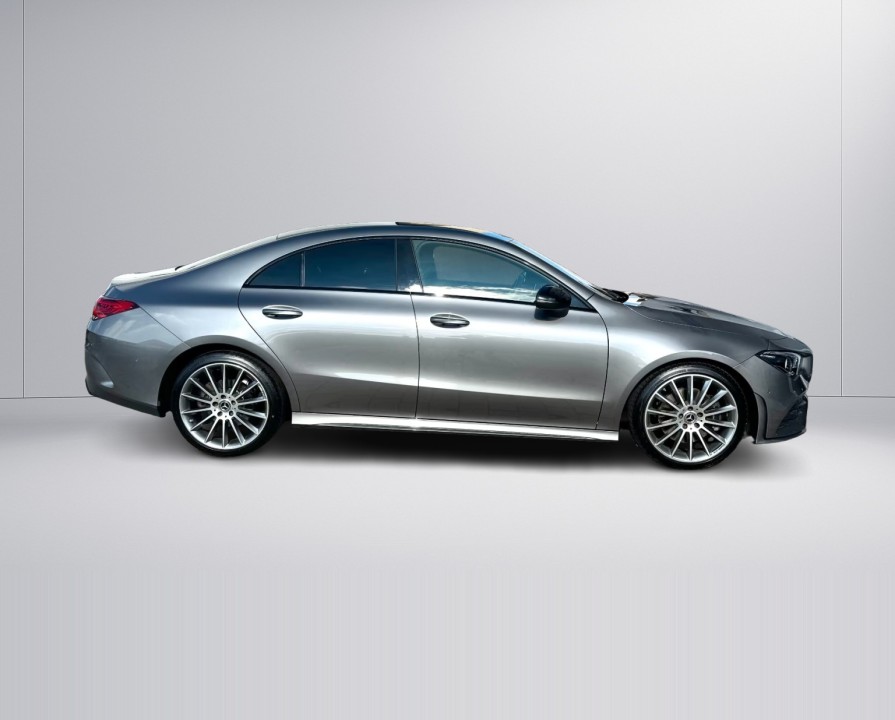 Mercedes-Benz CLA 200 AMG (2)