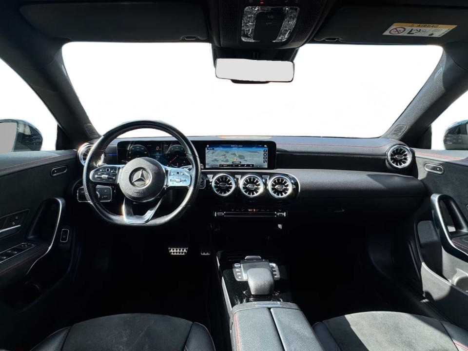Mercedes-Benz CLA 200 AMG - foto 11
