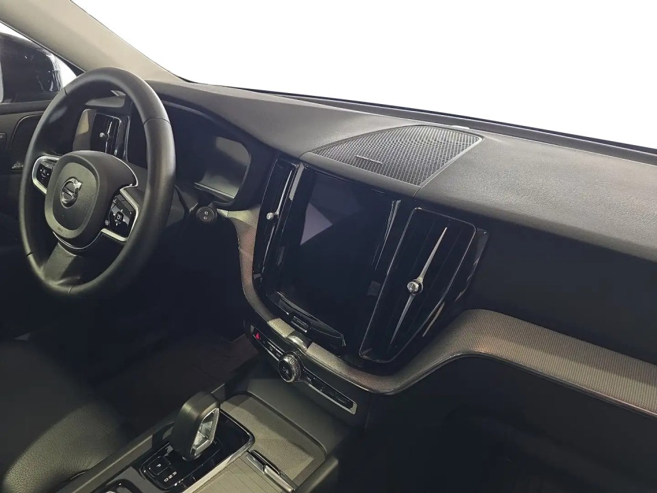 Volvo XC 60 T6 Plus Dark Recharge - foto 15