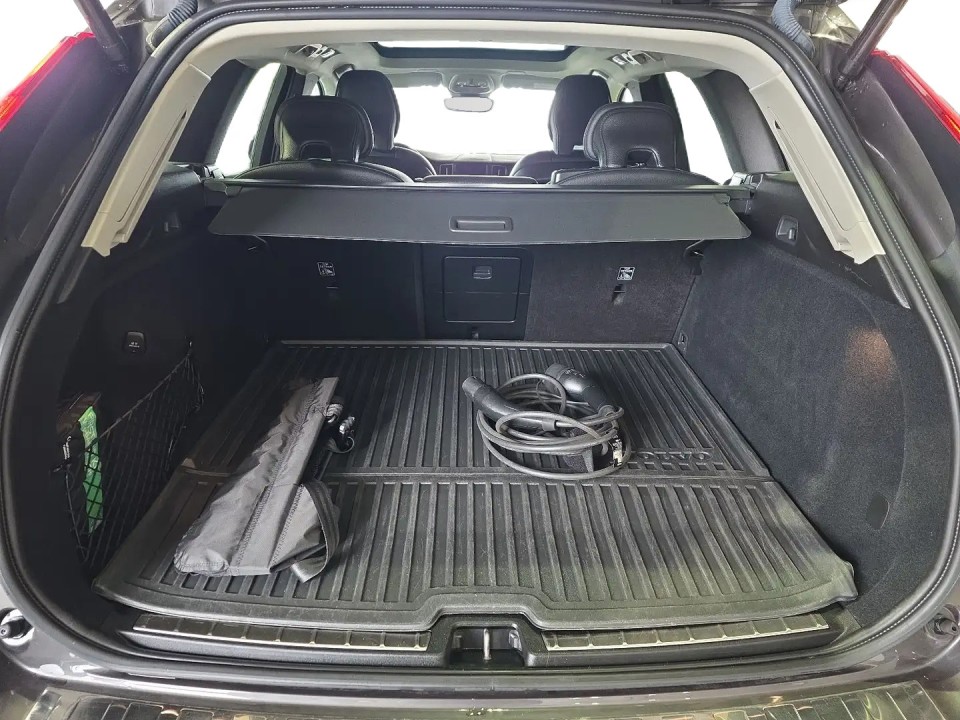 Volvo XC 60 T6 Plus Dark Recharge - foto 31