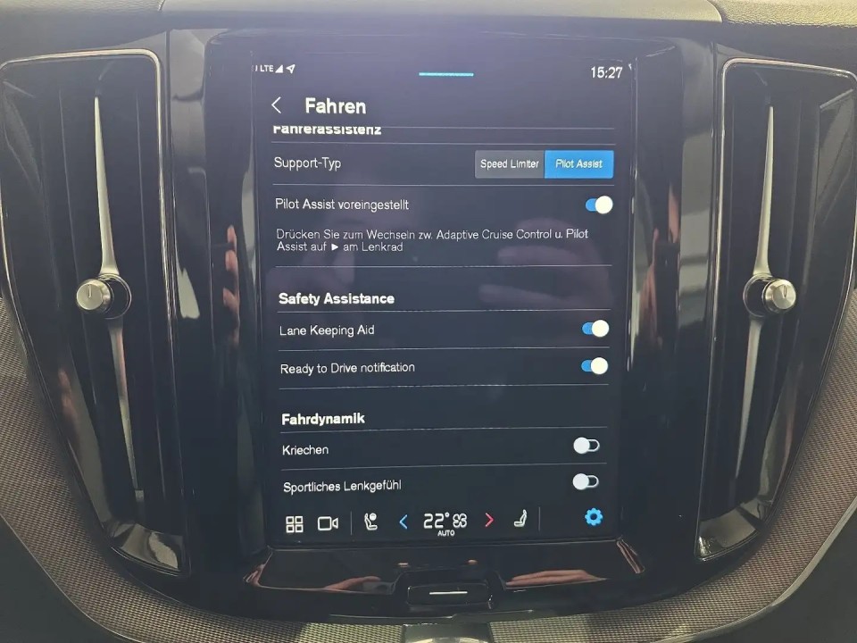 Volvo XC 60 T6 Plus Dark Recharge - foto 19