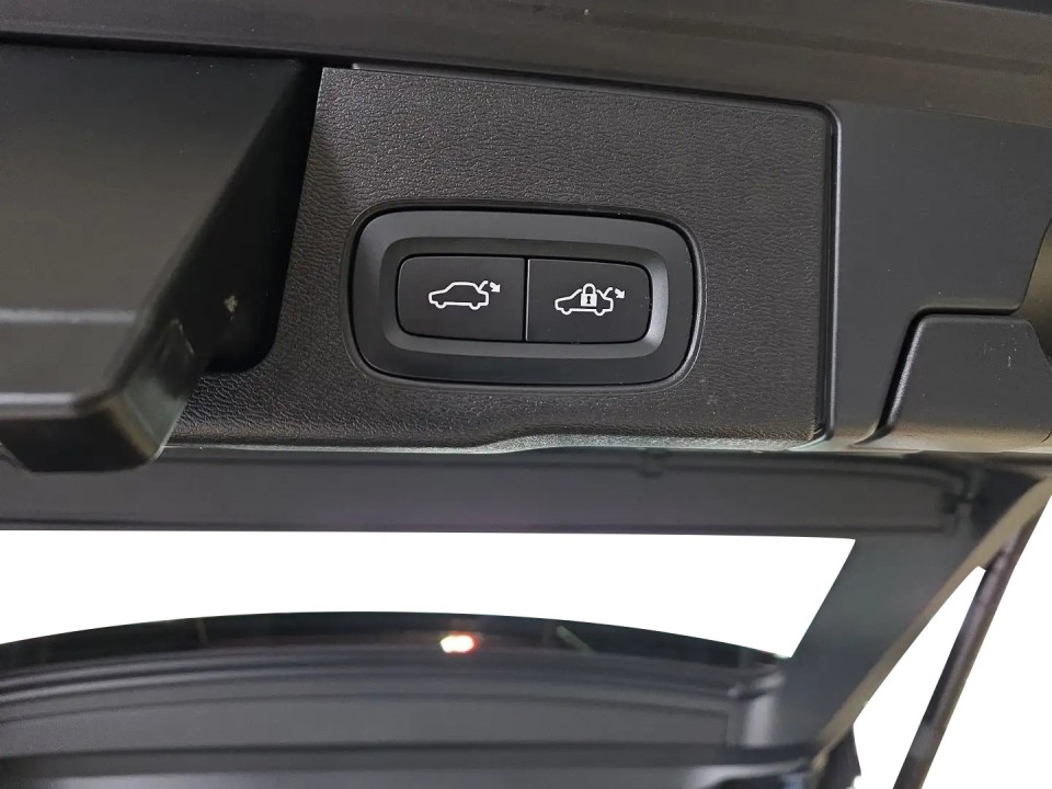 Volvo XC 60 T6 Plus Dark Recharge - foto 30