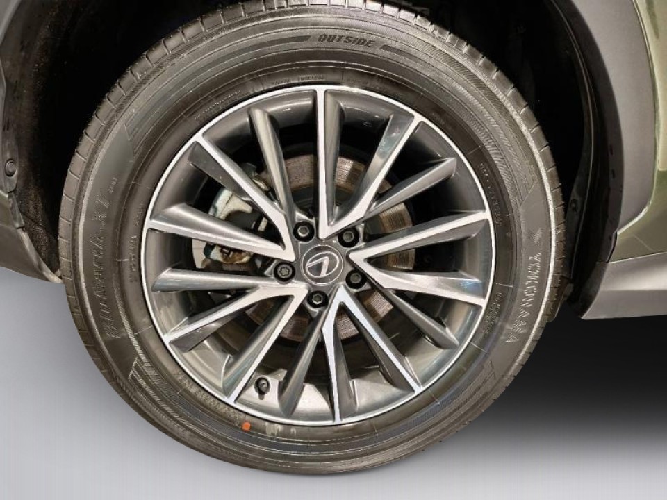 Lexus Seria NX 450h+ - foto 18