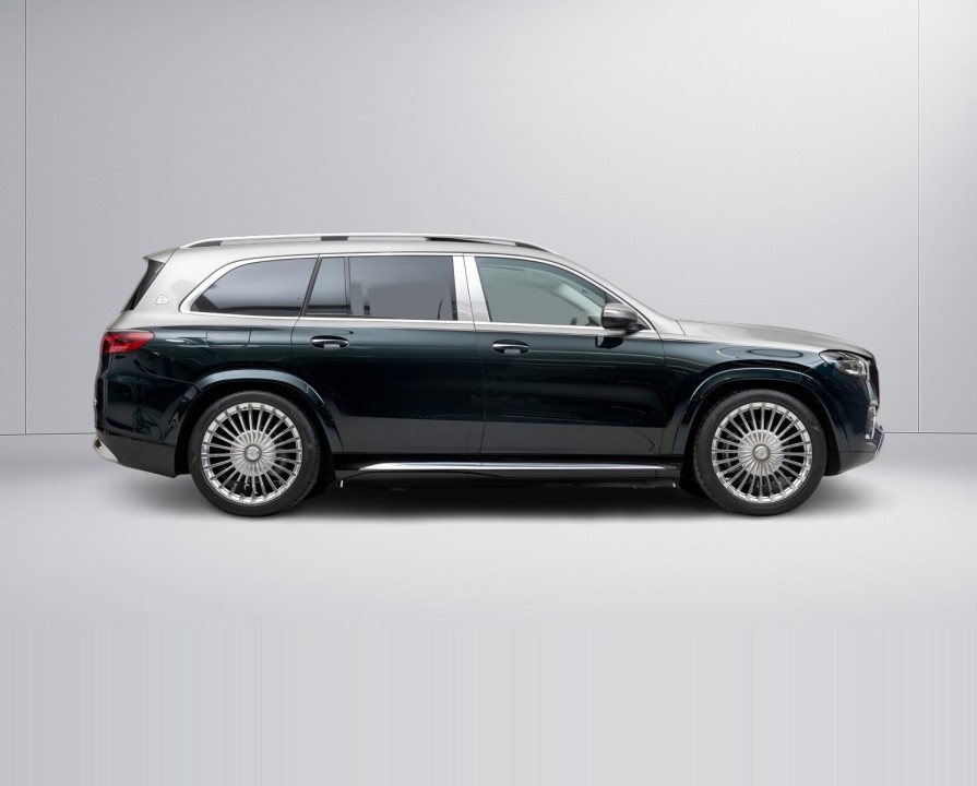 Mercedes-Benz GLS Maybach 600 (2)