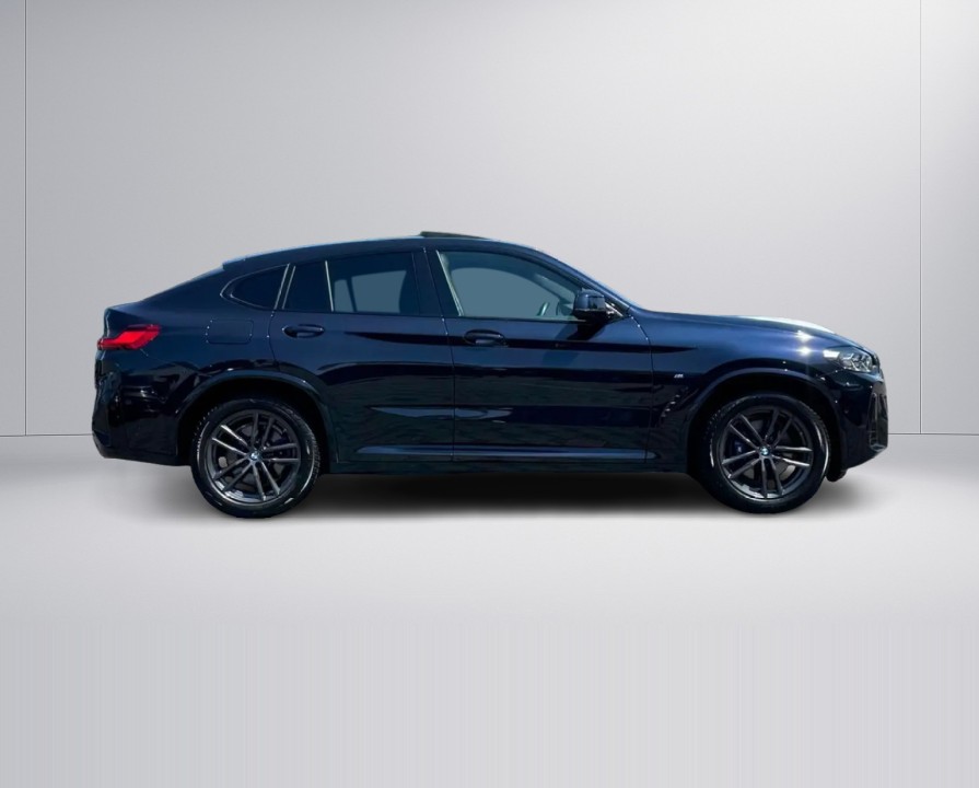BMW X4 xDrive20d M-Sport (2)
