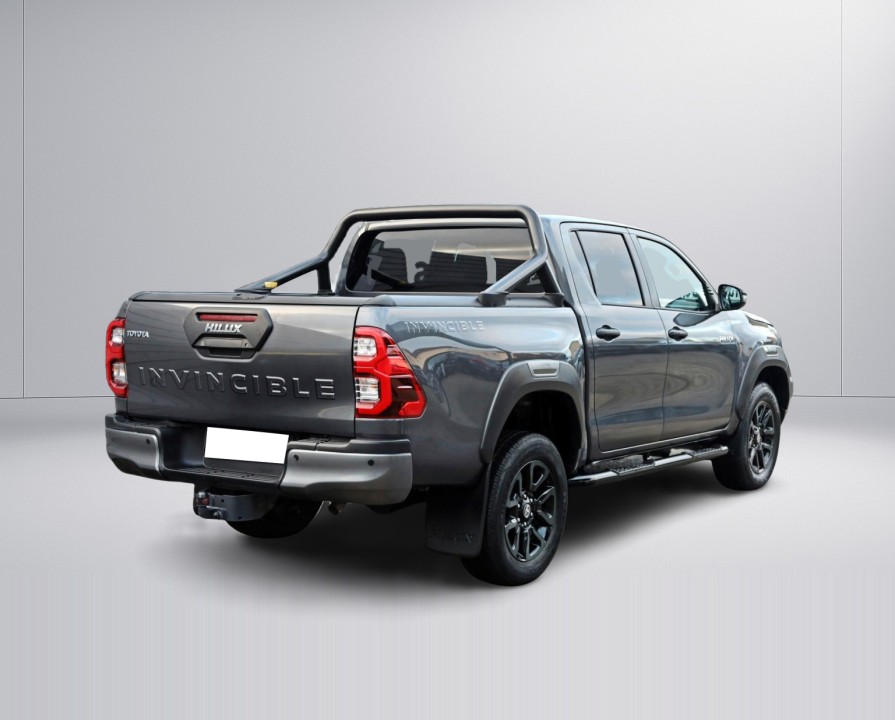 Toyota Hilux Invincible (3)