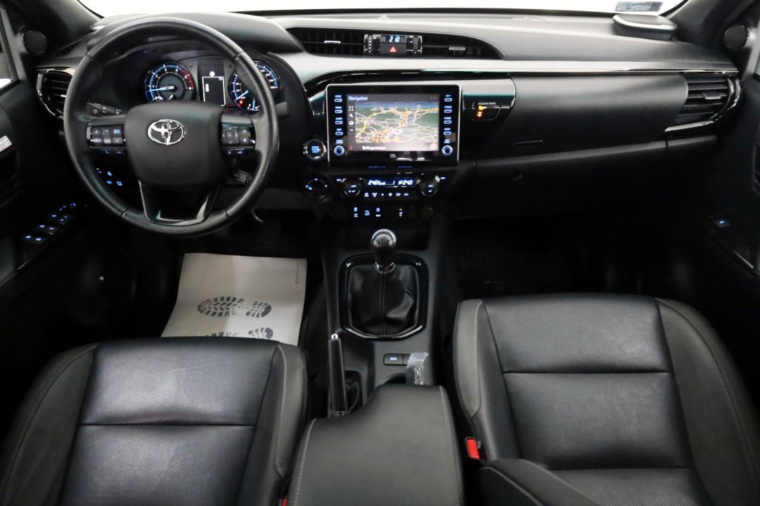 Toyota Hilux Invincible - foto 16