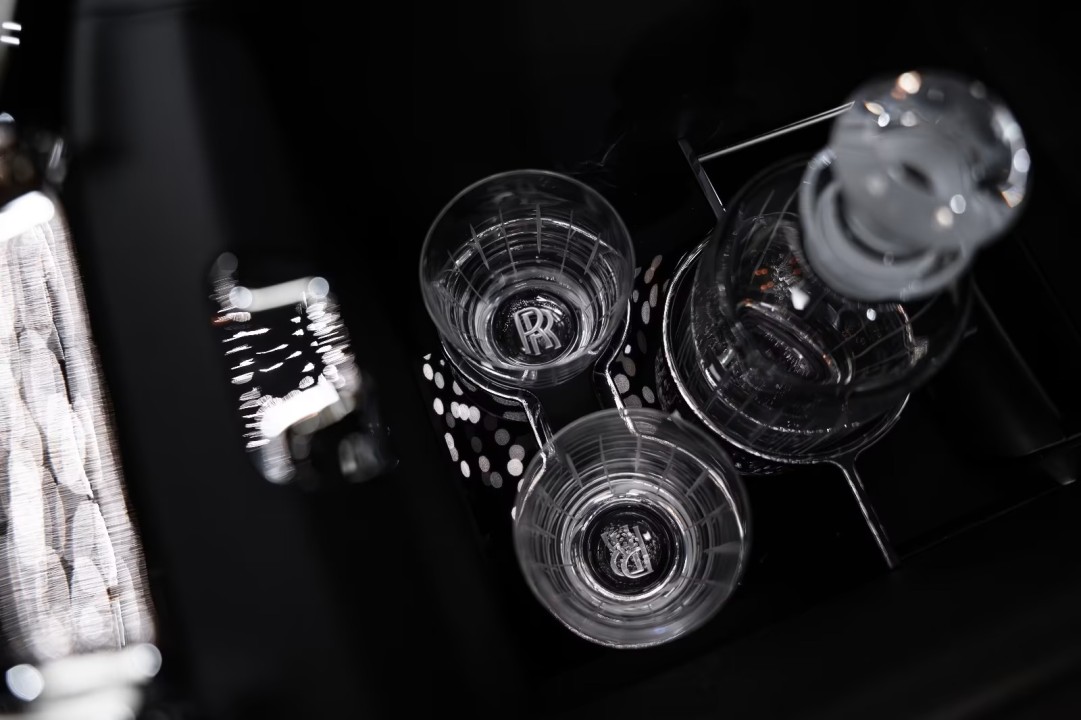 Rolls-Royce Phantom EWB - foto 18