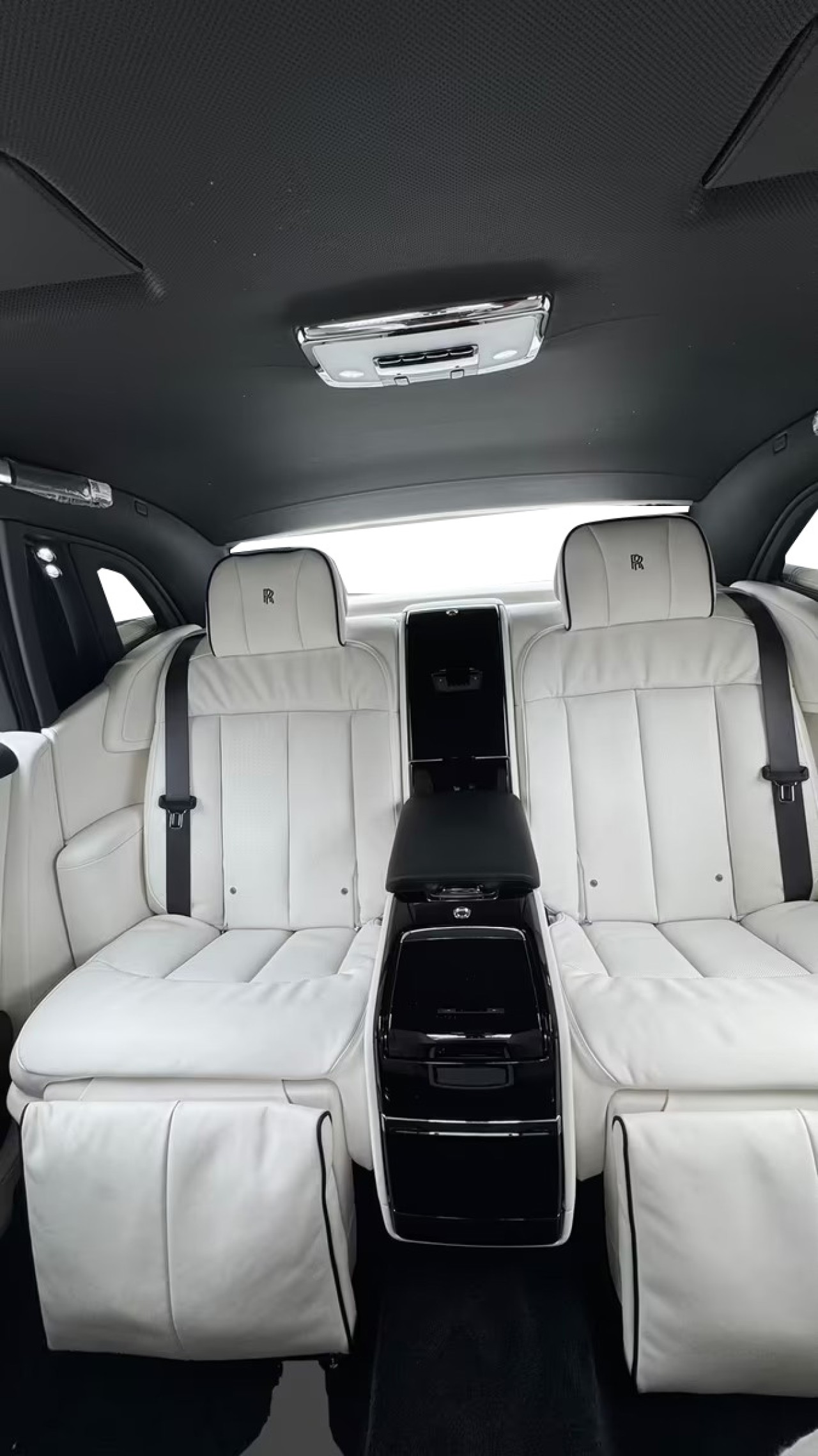 Rolls-Royce Phantom EWB - foto 11