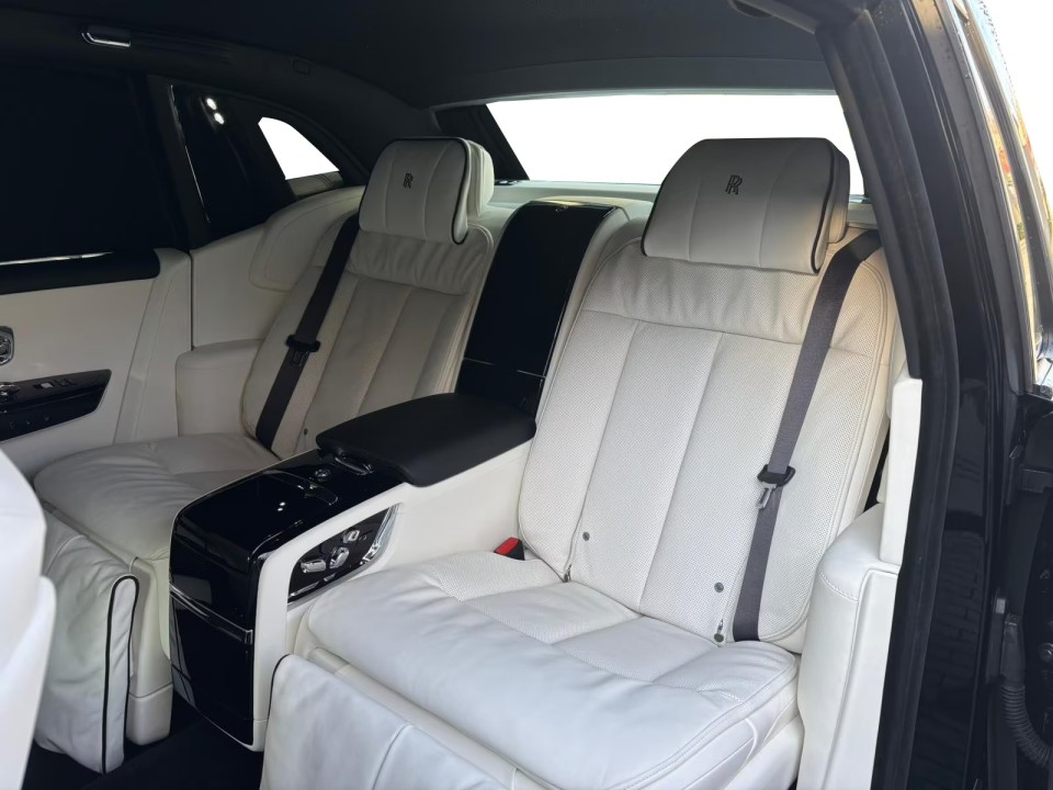 Rolls-Royce Phantom EWB - foto 13
