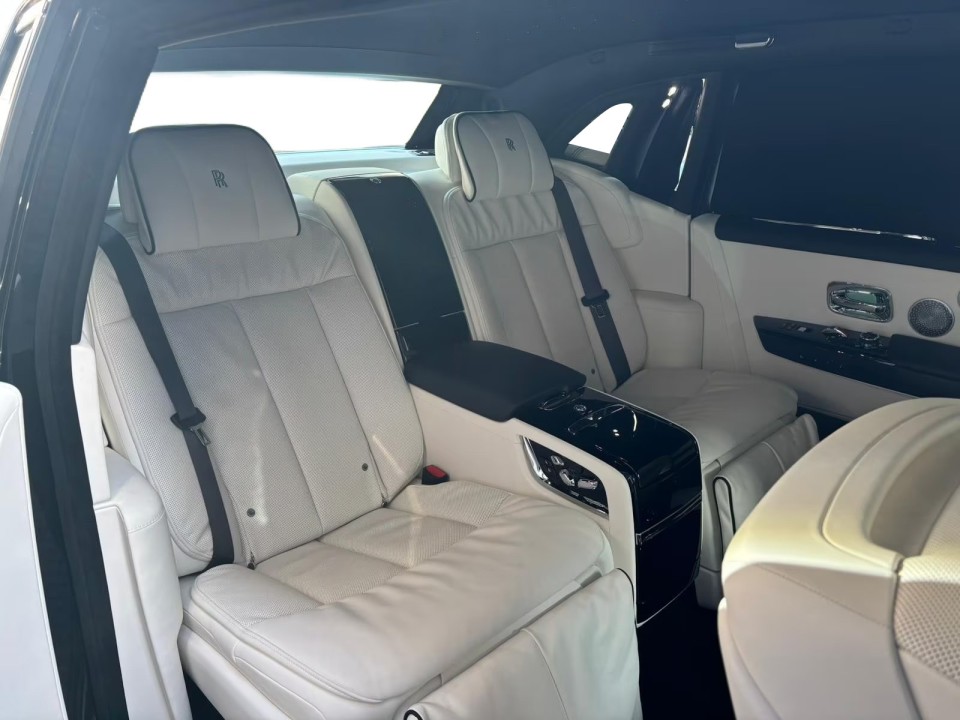 Rolls-Royce Phantom EWB - foto 12