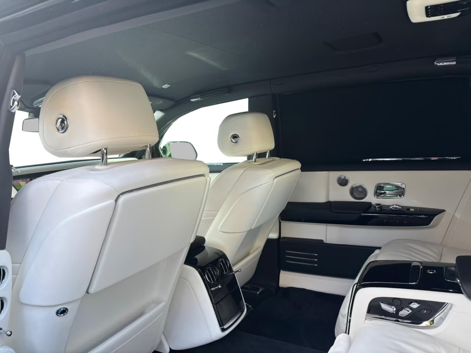 Rolls-Royce Phantom EWB - foto 14