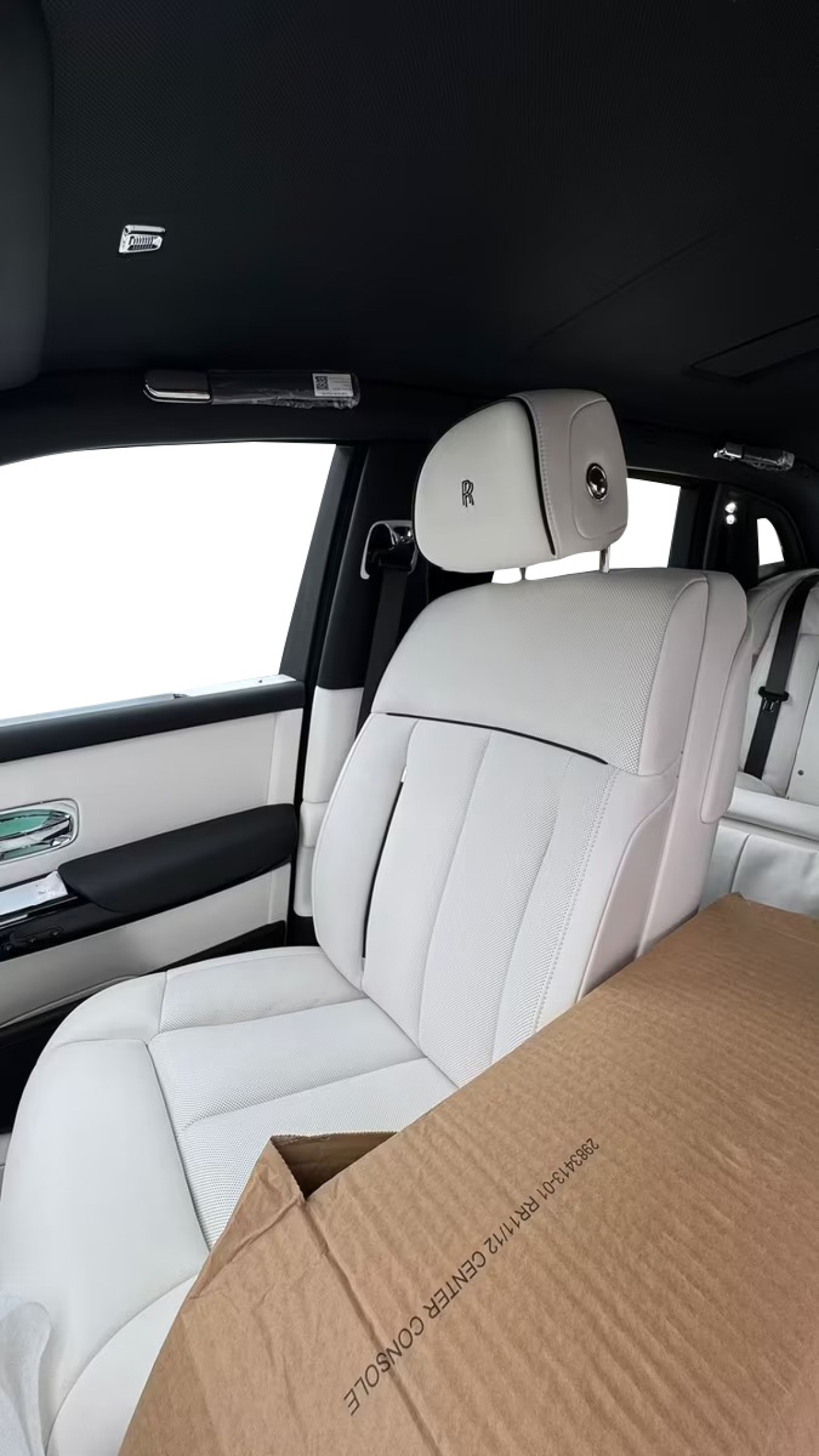 Rolls-Royce Phantom EWB - foto 10