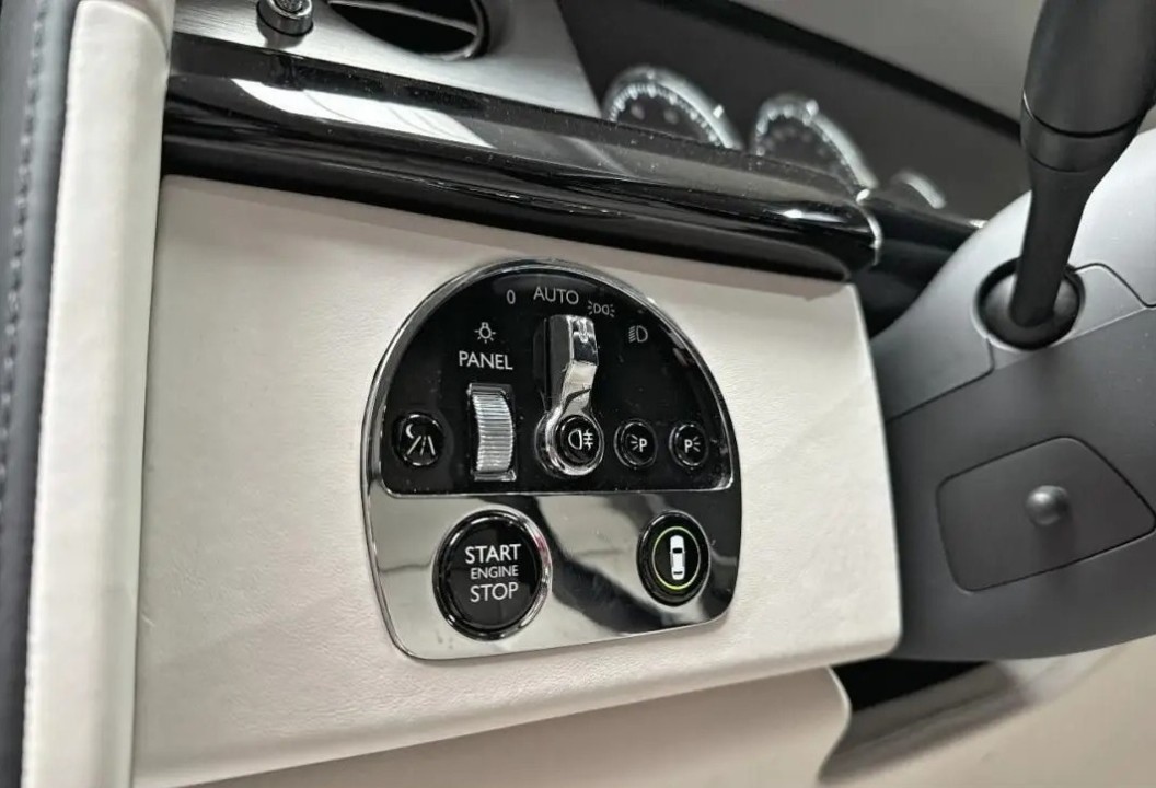 Rolls-Royce Phantom - foto 12