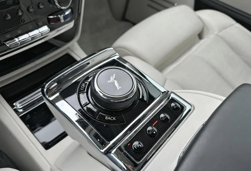 Rolls-Royce Phantom - foto 13