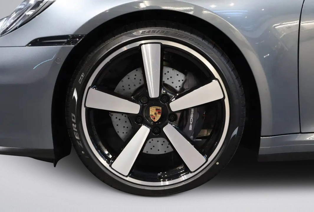 Porsche 911 Carrera - foto 15