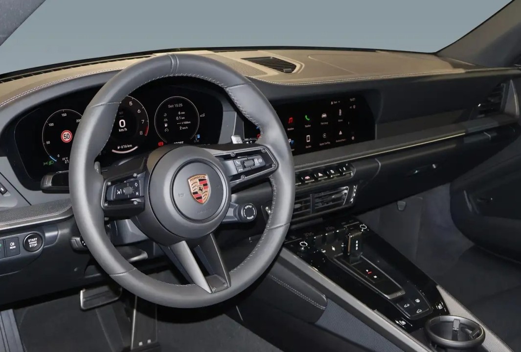 Porsche 911 Carrera - foto 6