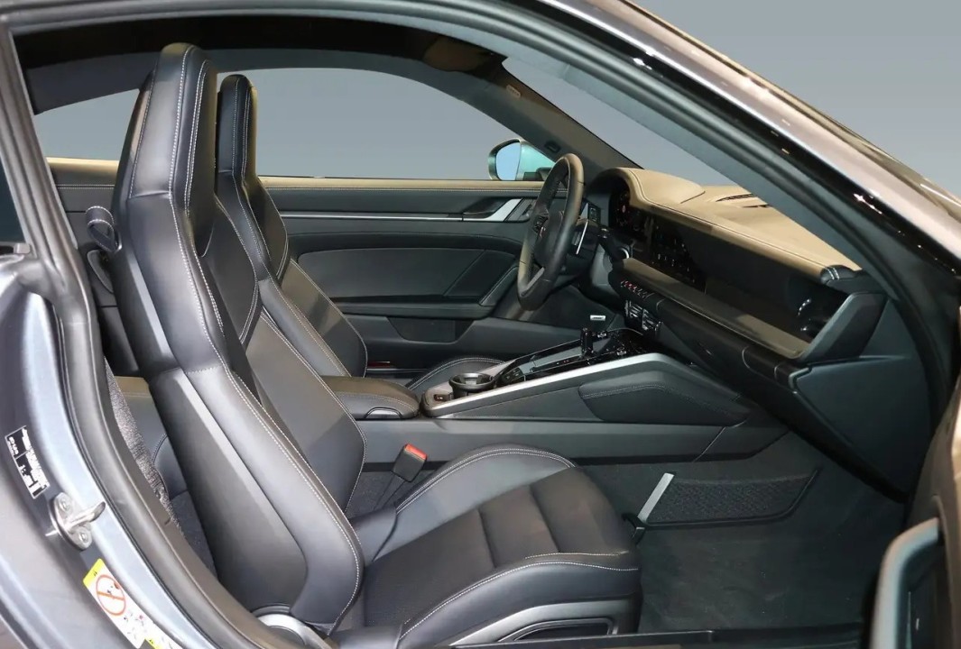 Porsche 911 Carrera - foto 9