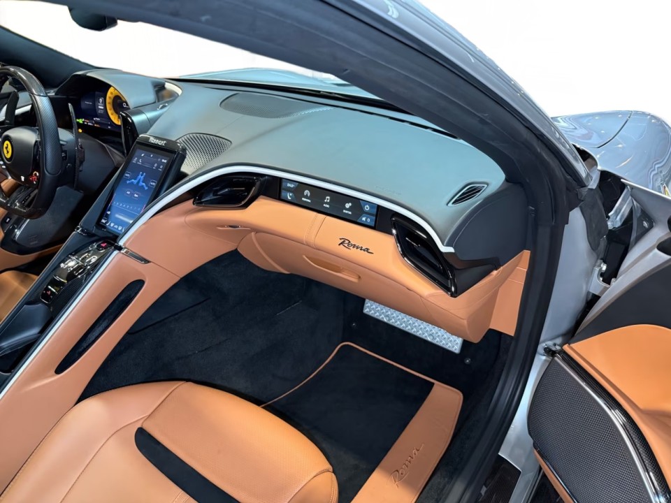 Ferrari Roma - foto 13