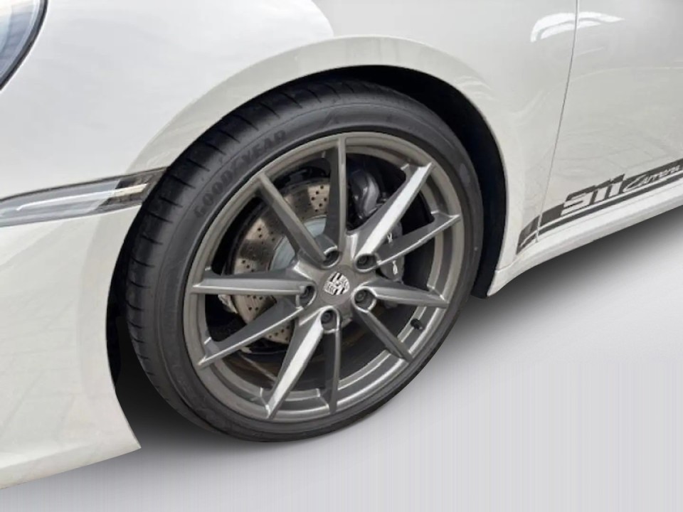 Porsche 911 Carrera - foto 9