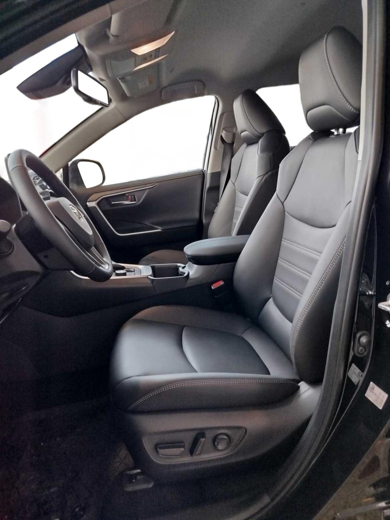 Toyota RAV4 - foto 7