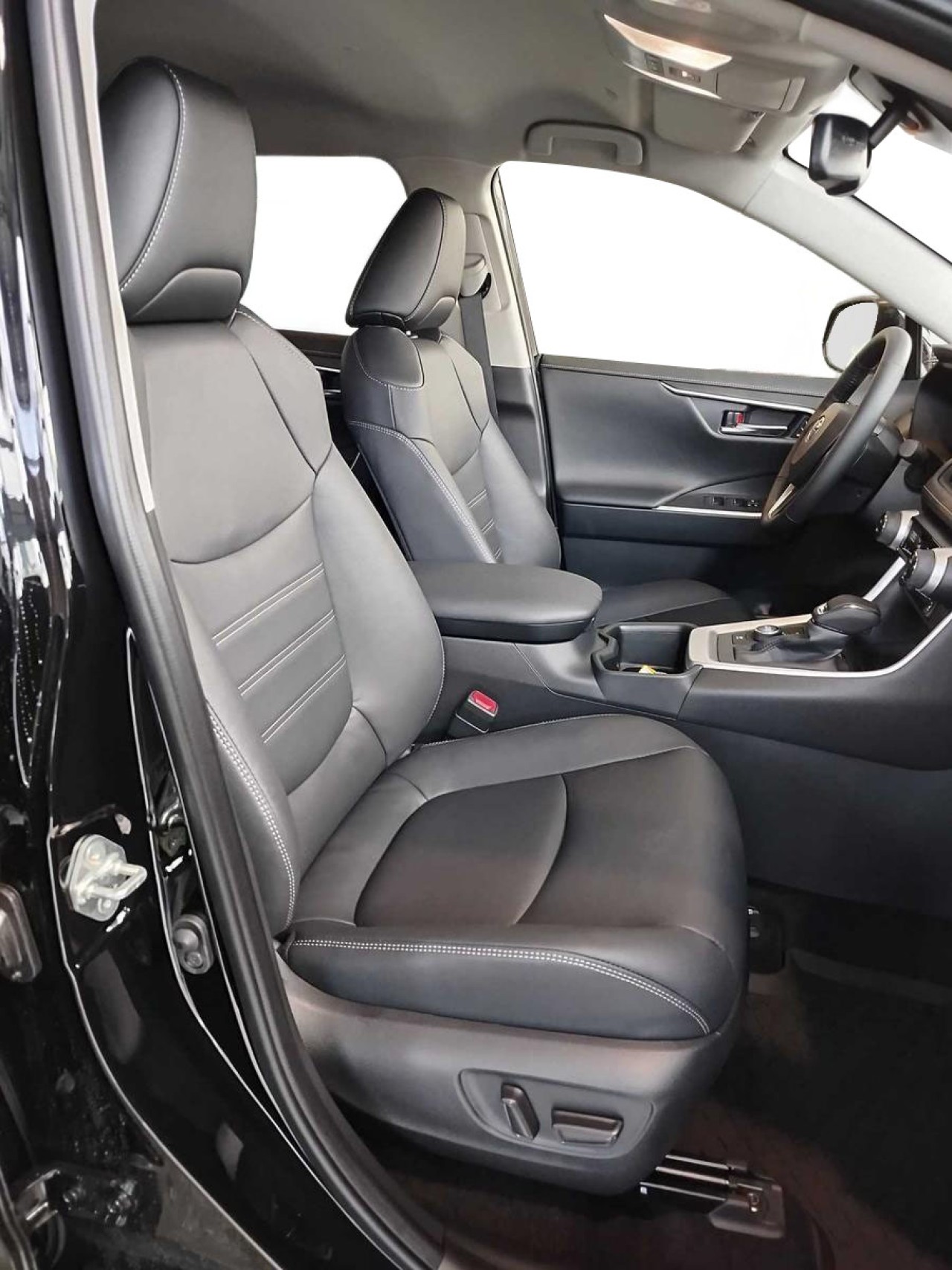 Toyota RAV4 - foto 9