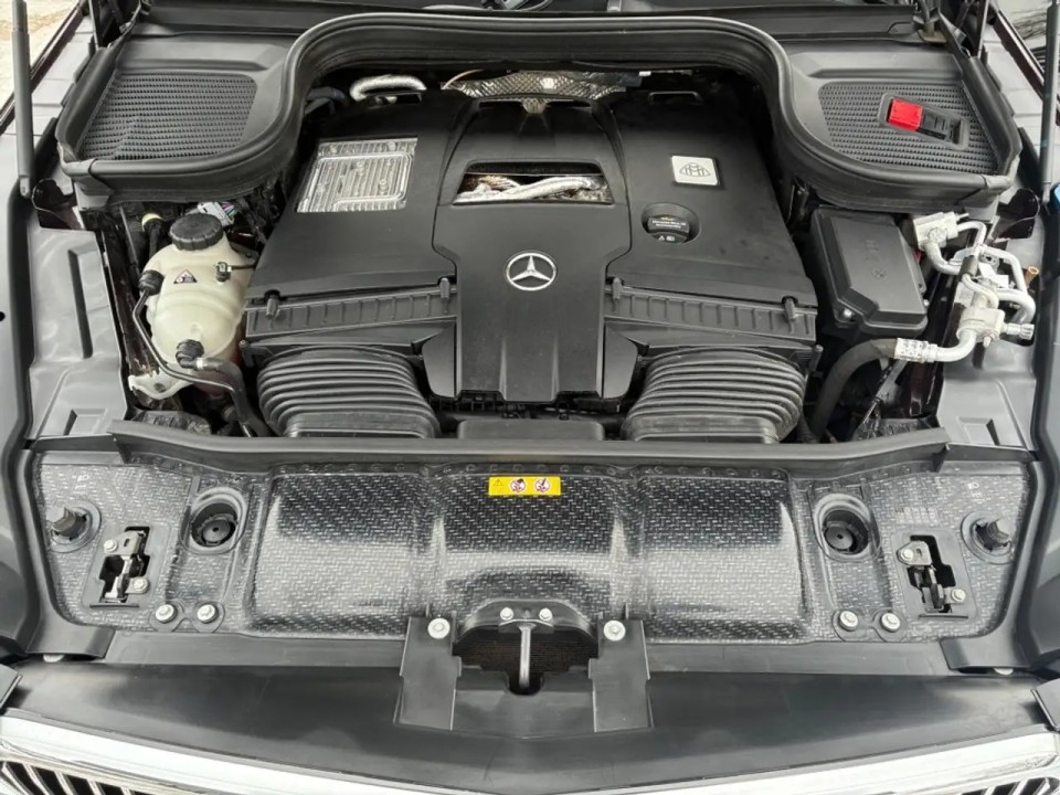 Mercedes-Benz GLS Maybach 600 - foto 11