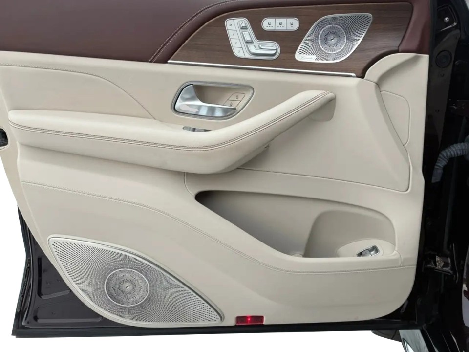 Mercedes-Benz GLS Maybach 600 - foto 9