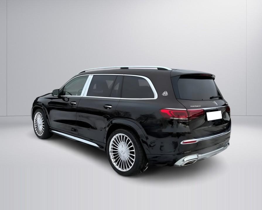 Mercedes-Benz GLS Maybach 600 (2)