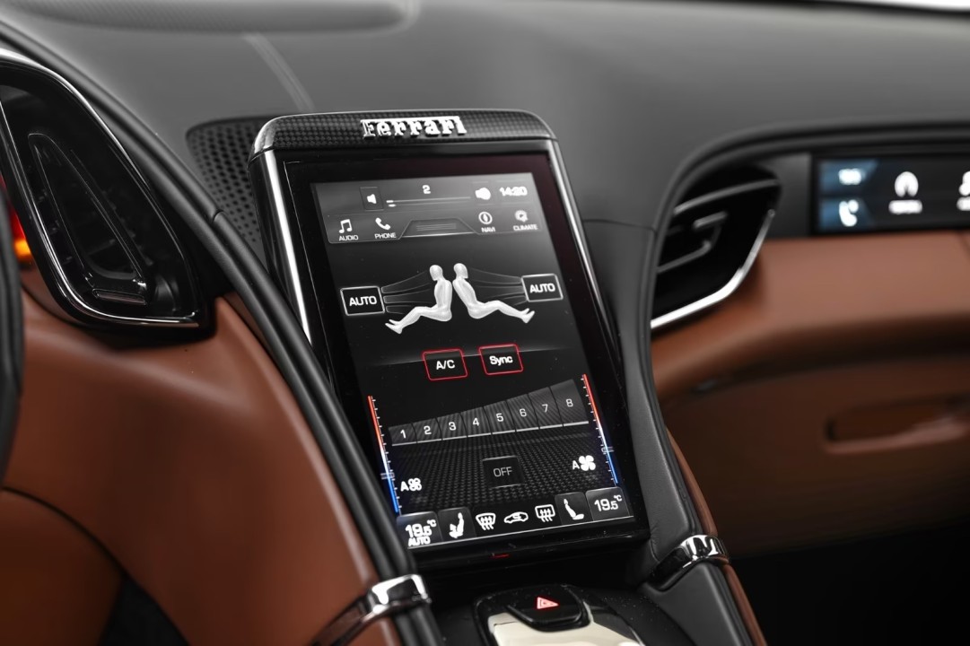 Ferrari Roma - foto 11