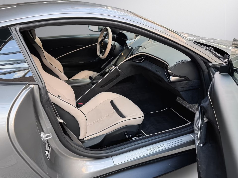 Ferrari Roma - foto 14