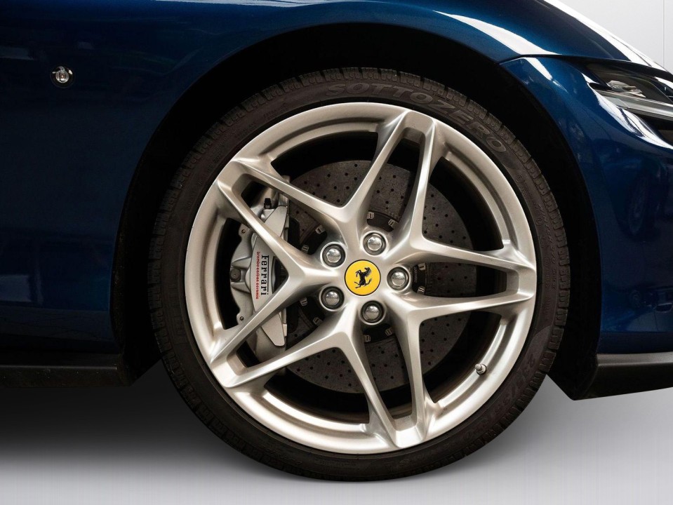 Ferrari Roma - foto 22