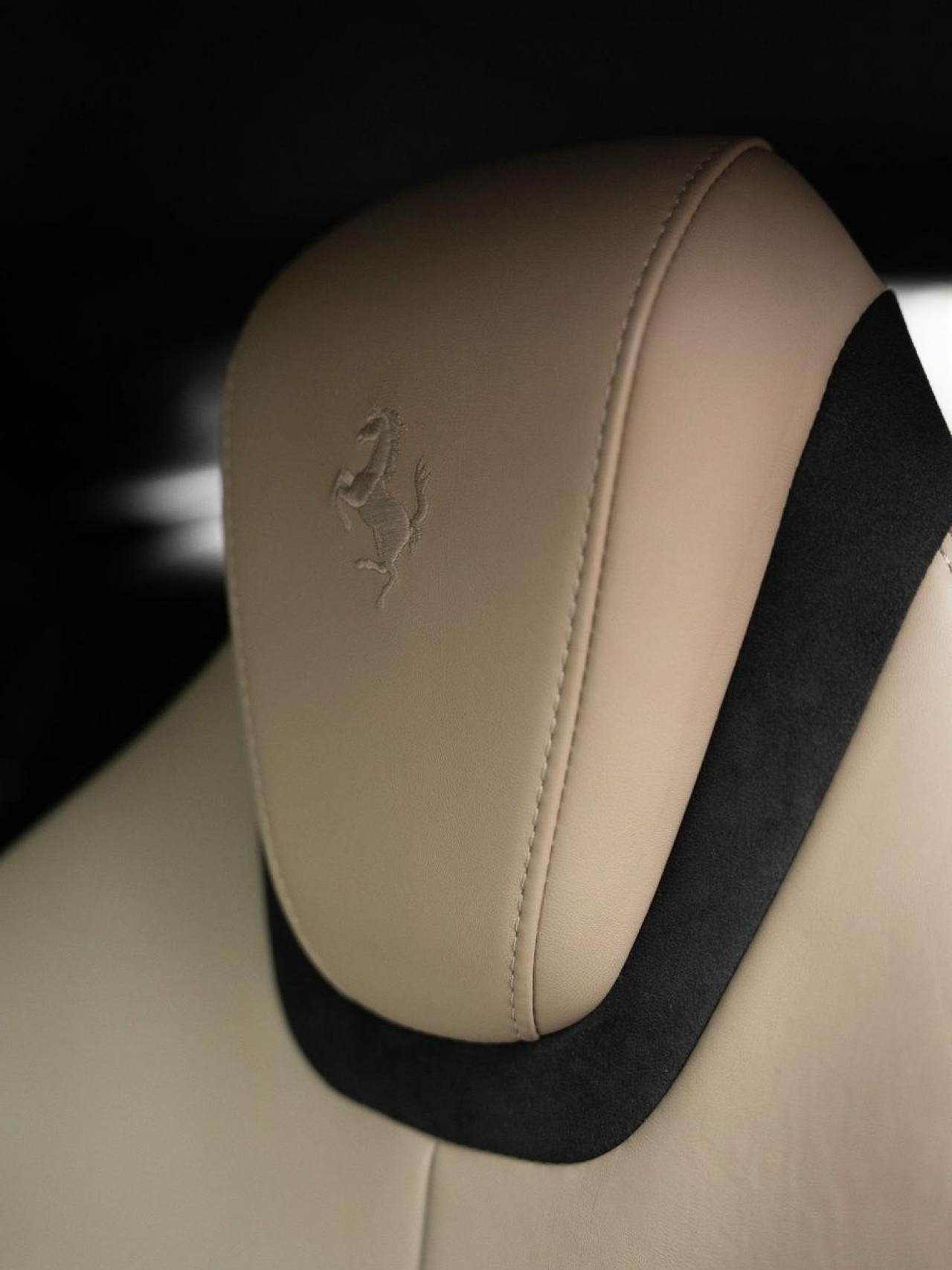 Ferrari Roma - foto 9