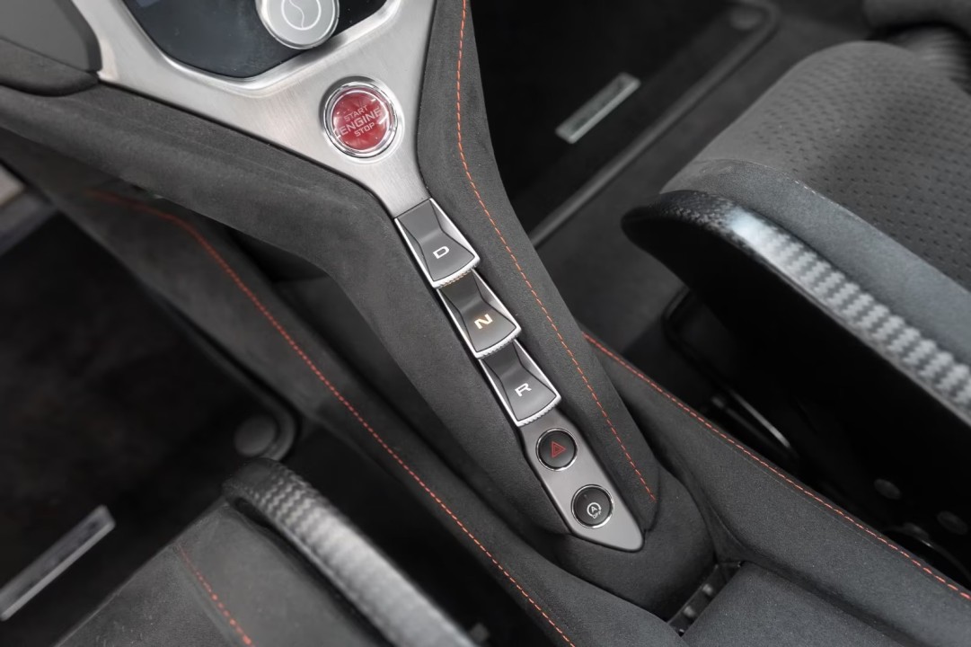 McLaren 750S Coupe - foto 16