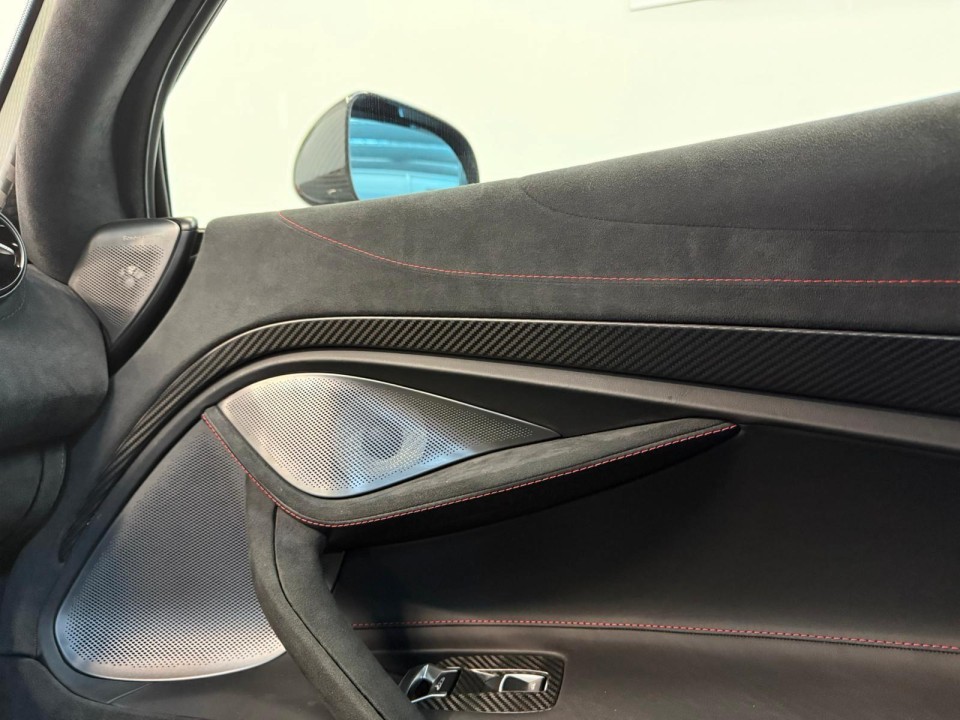 McLaren 750S Coupe - foto 18