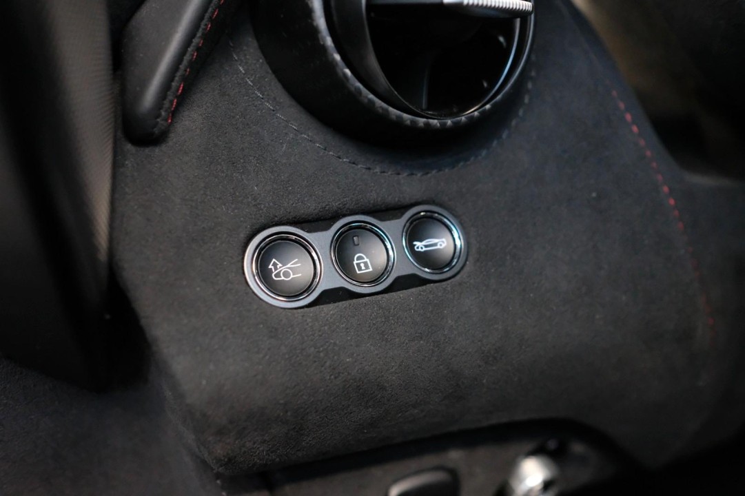 McLaren 750S Coupe - foto 23