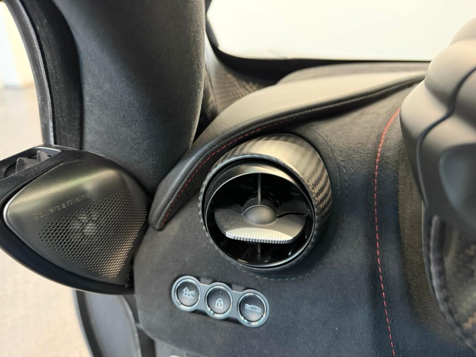 McLaren 750S Coupe - foto 17