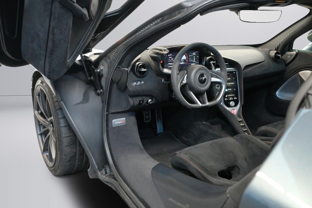 McLaren 750S Coupe - foto 12