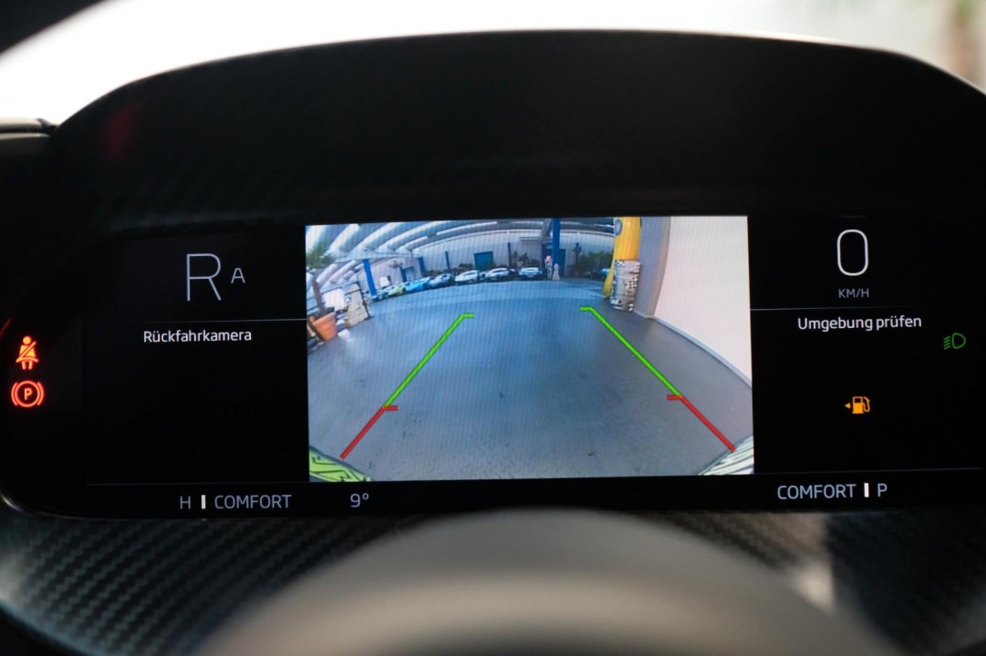 McLaren 750S Coupe - foto 16