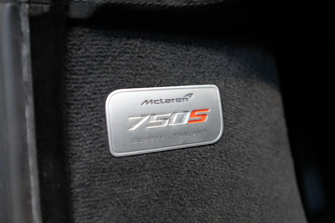McLaren 750S Coupe - foto 22