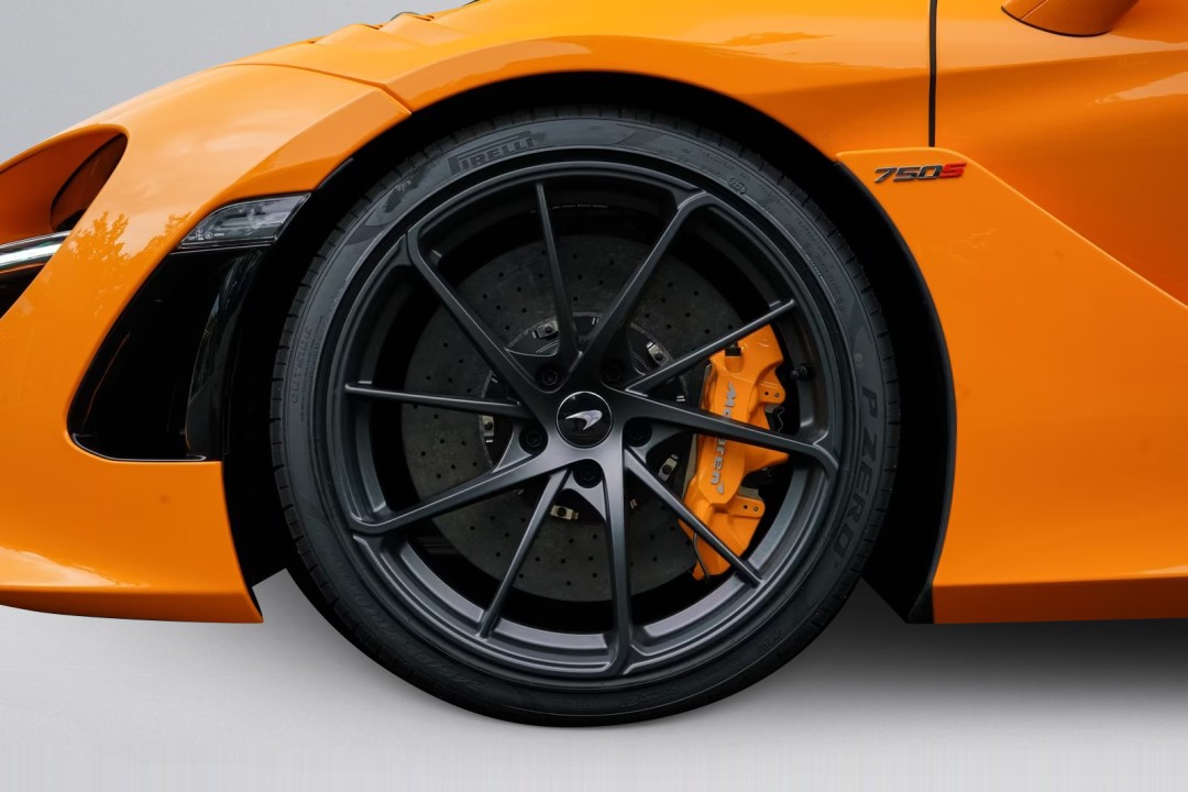 McLaren 750S Spider - foto 24