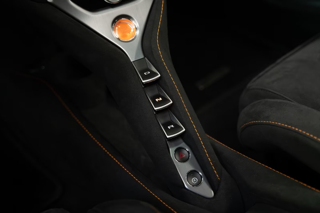 McLaren 750S Coupe - foto 16