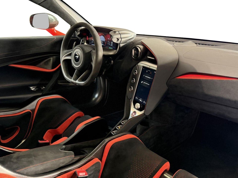 McLaren 750S - foto 9