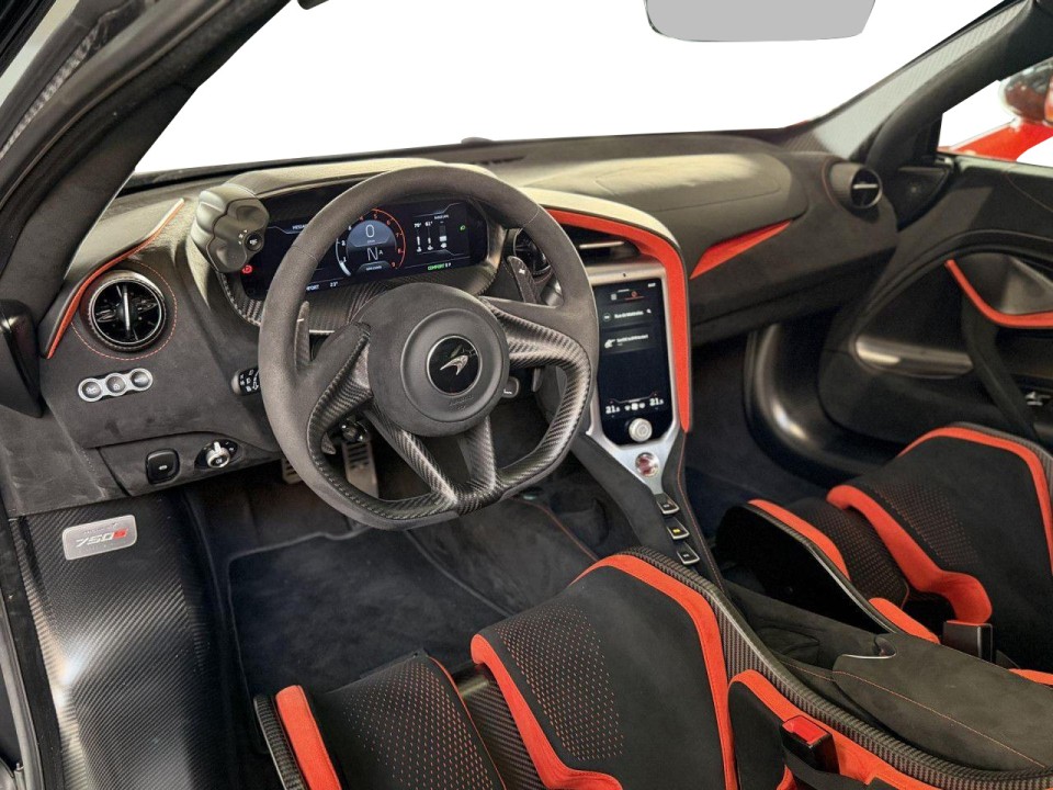 McLaren 750S - foto 11